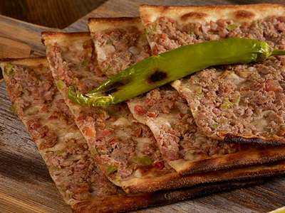 AHMET USTA Nevşehir etli ekmek bıçak arası testi kebabı